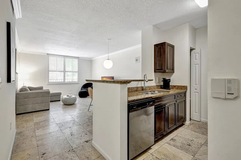 580 S Sapodilla Avenue 105, West Palm Beach