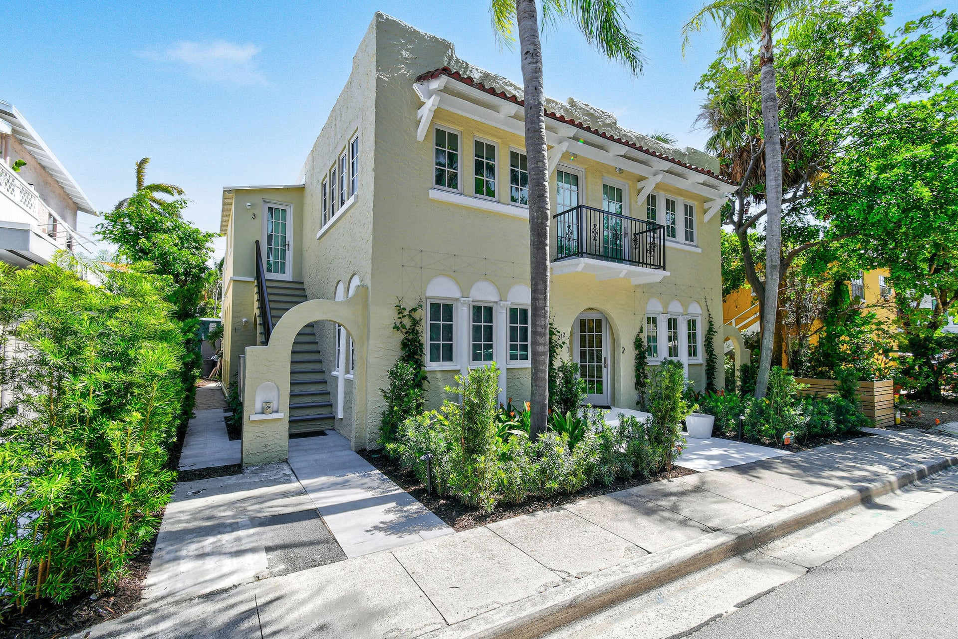 212 Oleander Avenue #1 — photo 2