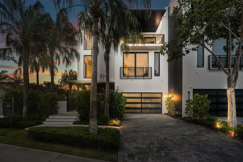 Sold Nov 2025 · 914 Palm Trail, Delray Beach