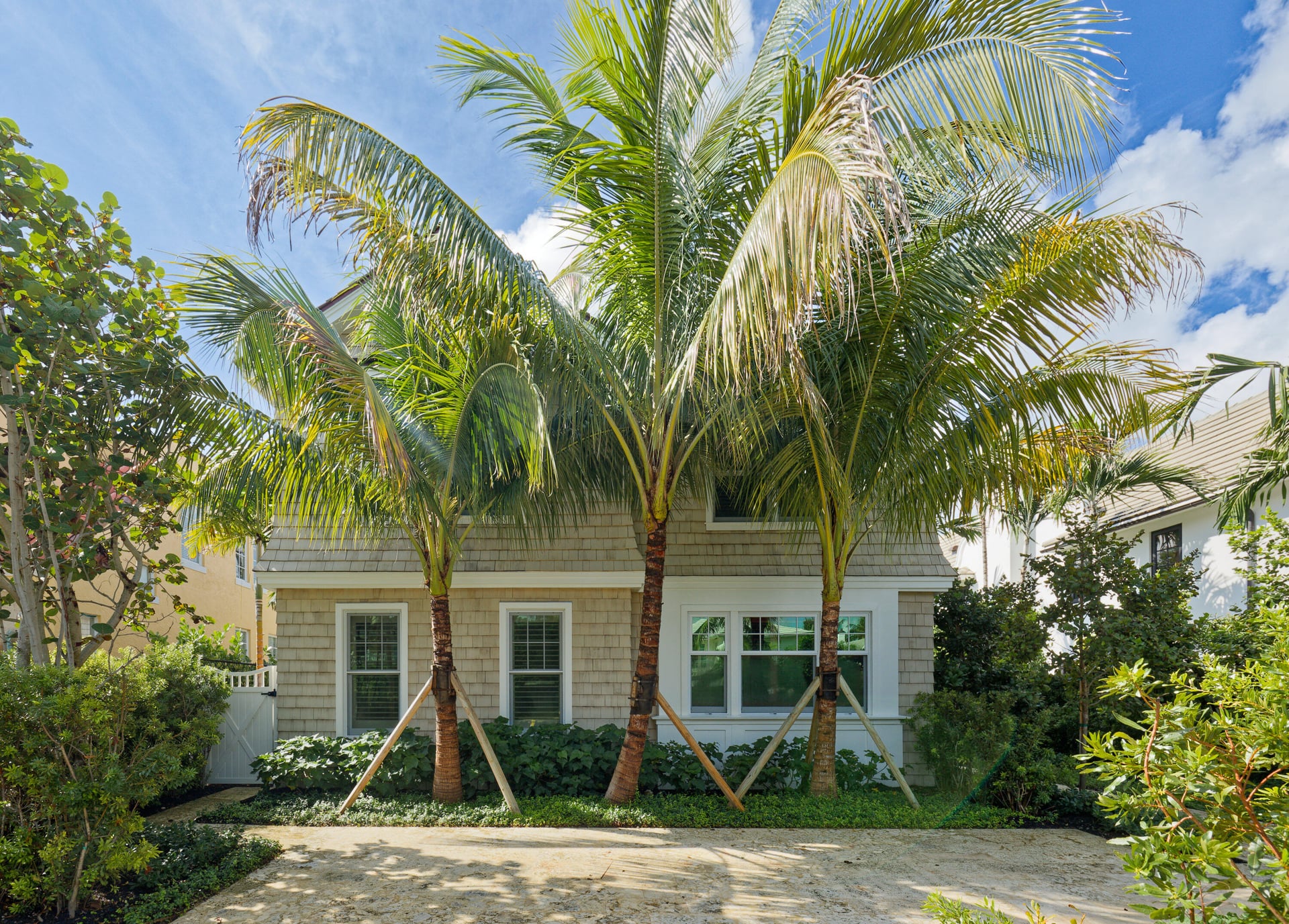 164 Seaspray Avenue — photo 2