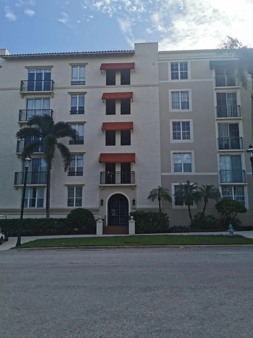 Sold Feb 2026 · 720 S Sapodilla Avenue 402, West Palm Beach