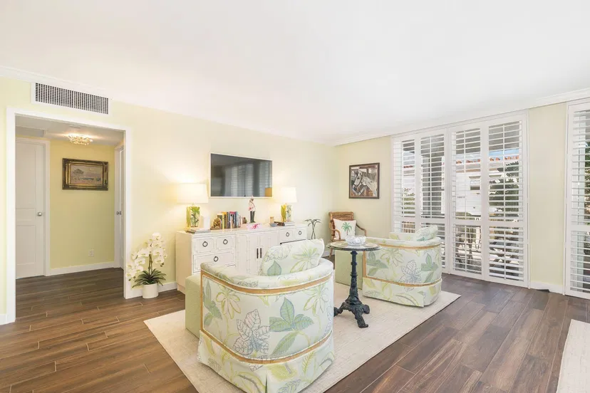 170 Chilean Avenue #2d — photo 4
