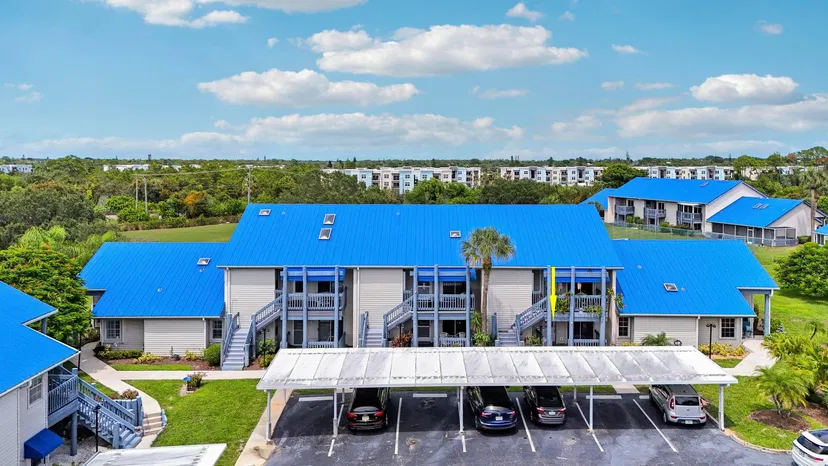 Harborage Yacht Club Unit 804