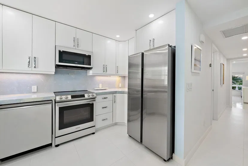 300 S Ocean Boulevard #2e — photo 4