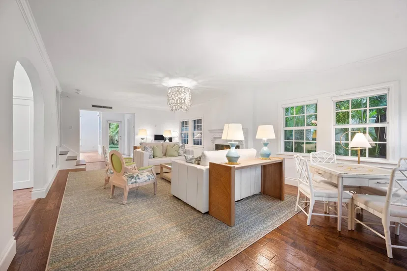 252 Seaspray Avenue — photo 3