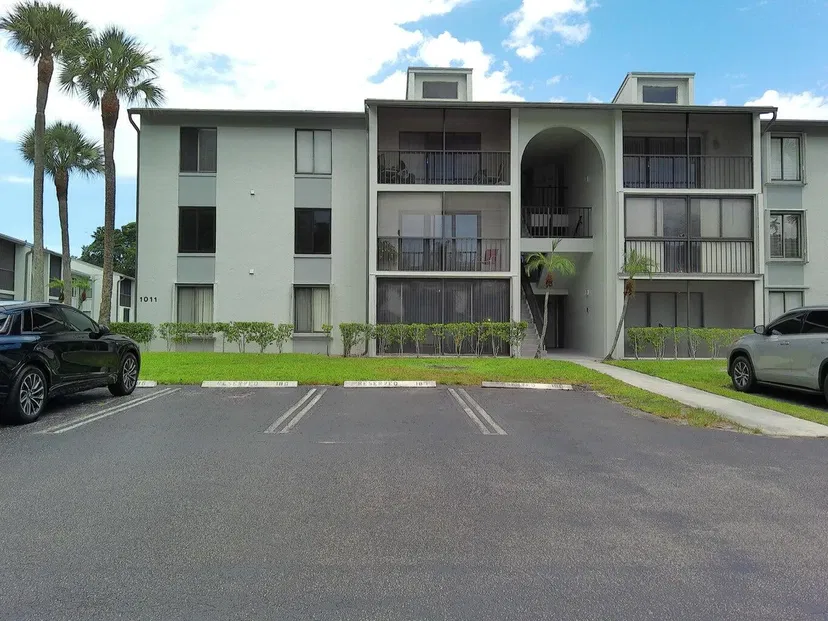 Village Square Unit D2