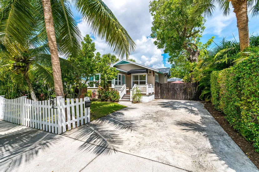 Sold Dec 2025 · 723 Penn Street, West Palm Beach