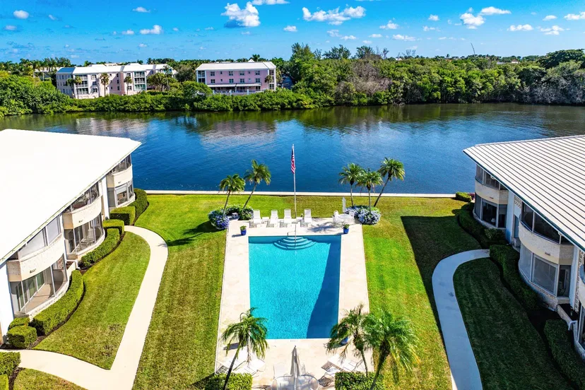 Sold May 2026 · 725 Palm Trail 10, Delray Beach