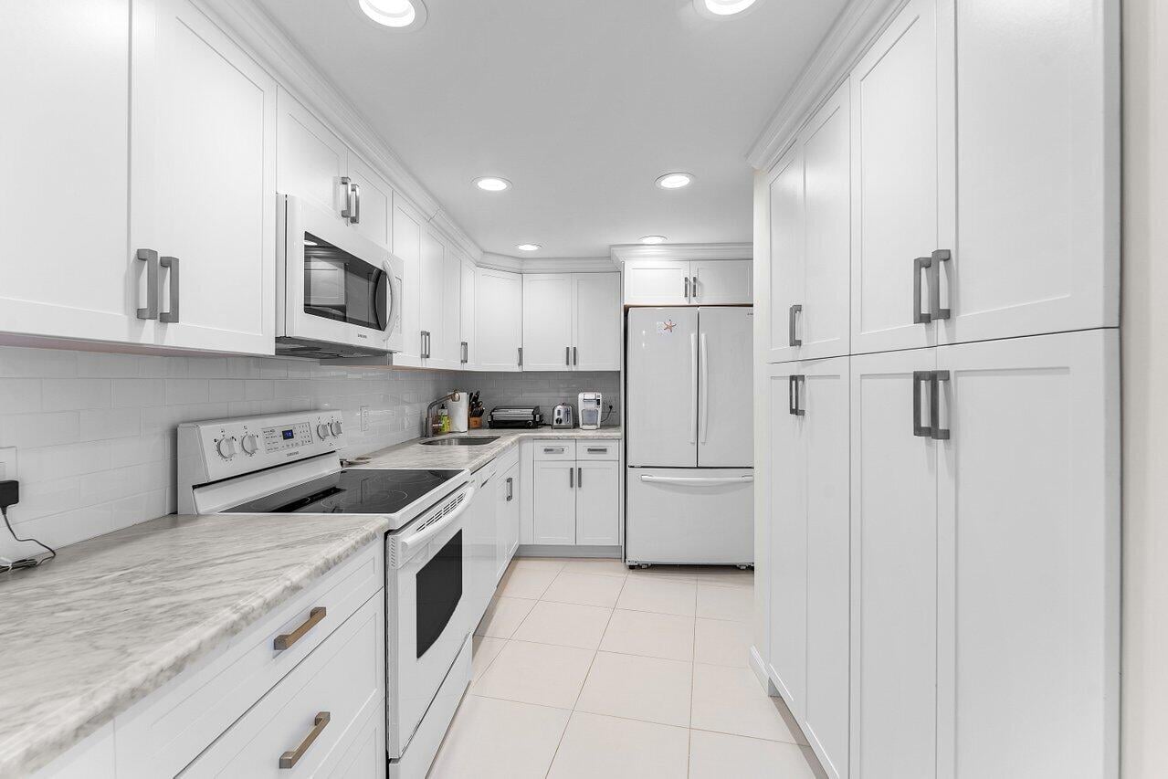 2774 S Ocean Boulevard #409 — photo 4