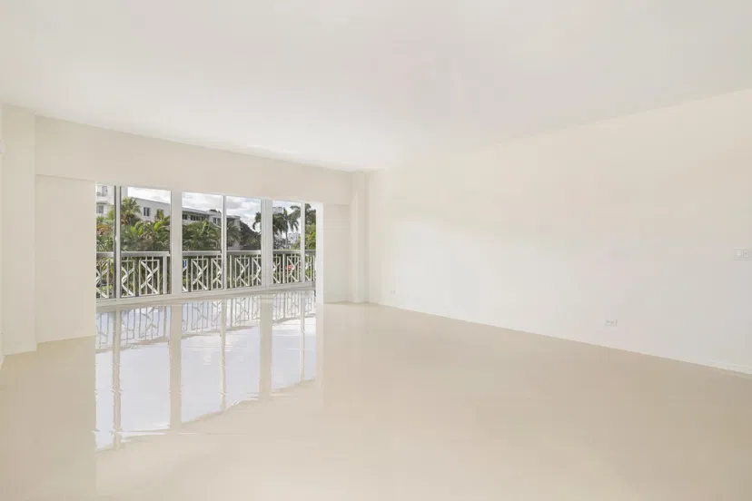 389 S Lake Drive #2h — photo 2