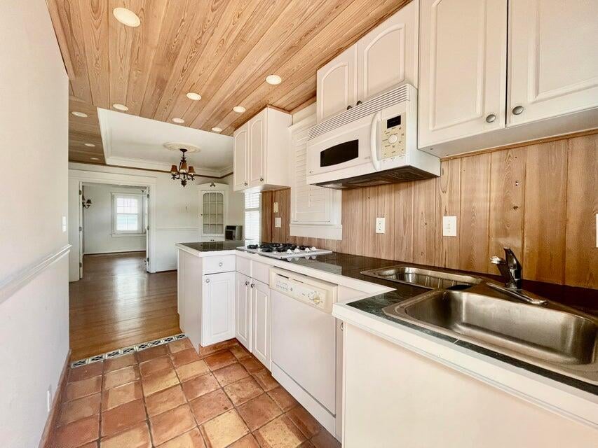 232 Australian Avenue #4 — photo 3