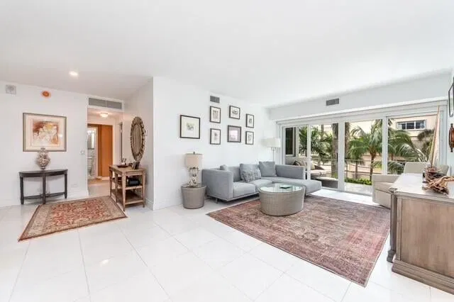 455 Australian Avenue #3e — photo 3