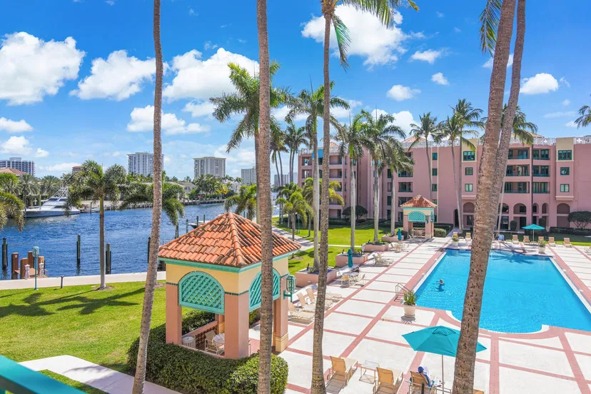 Unit 305 · Mizner Court · Boca Raton