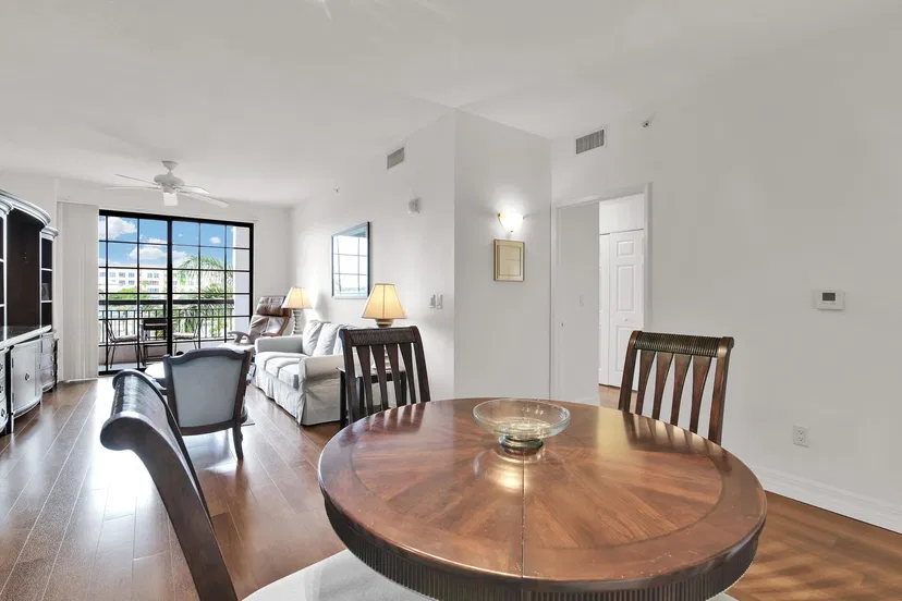 Unit 421 · 233 S Federal Boca · Boca Raton