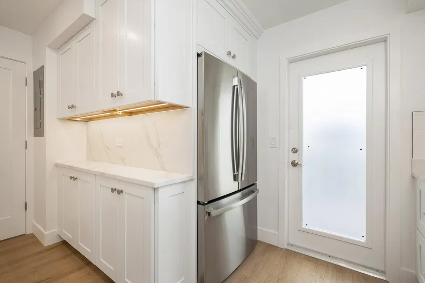 389 S Lake Drive #3h — photo 5