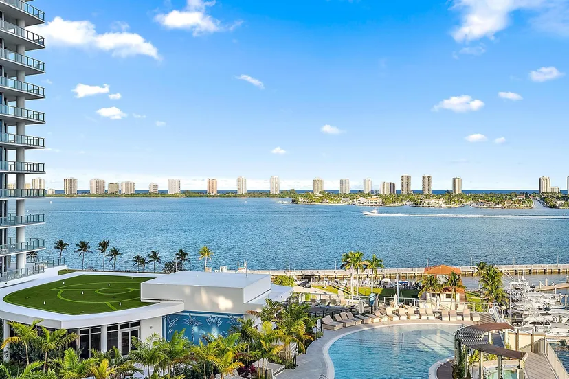 220 Lake Shore Drive 1008, Lake Park