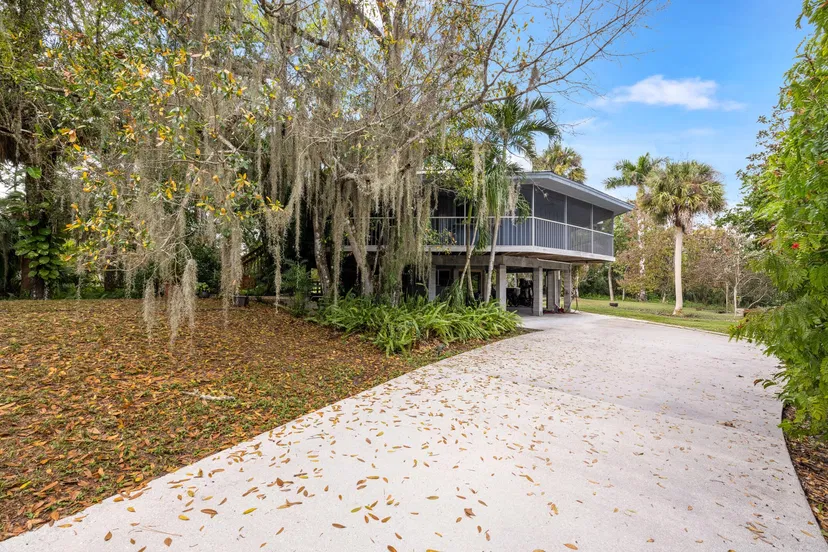 Sold May 2026 · 535 SW Linden Street, Stuart