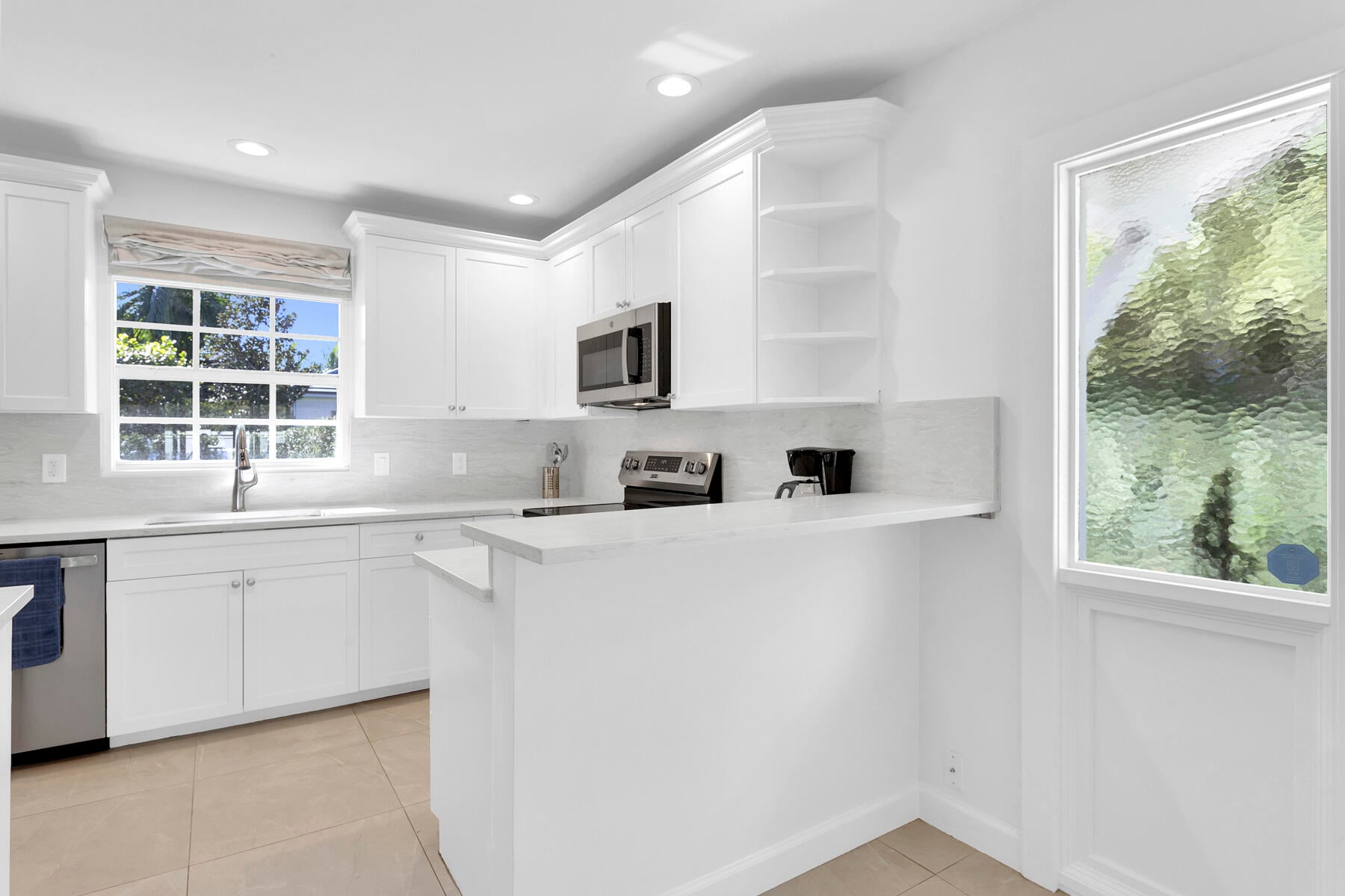 211 Miraflores Drive — photo 5