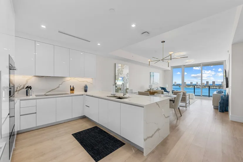 220 Lake Shore Drive 1410, Lake Park