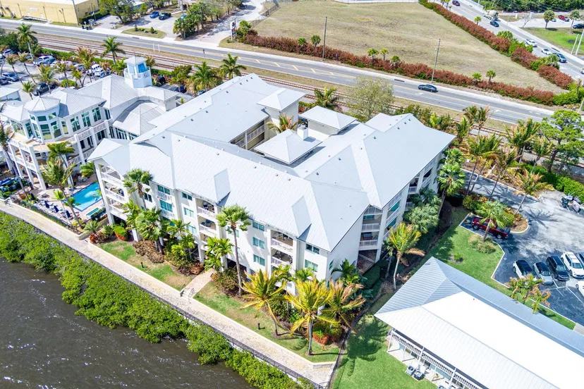 Harborage Yacht Club Unit 302