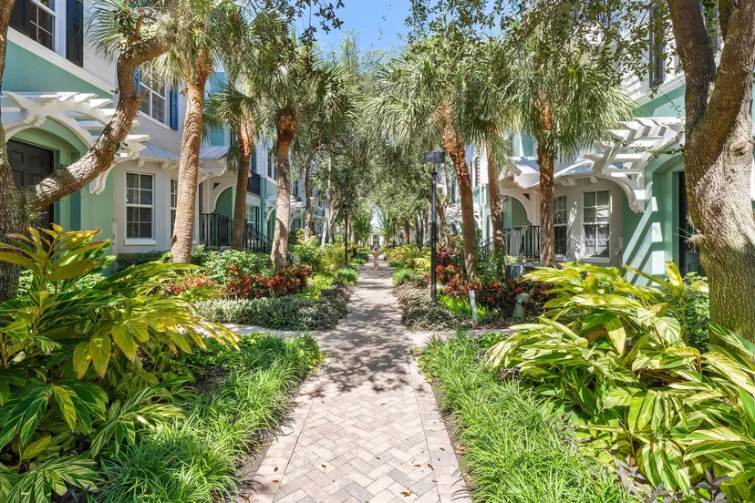 Sold May 2026 · 329 W Mallory Circle, Delray Beach