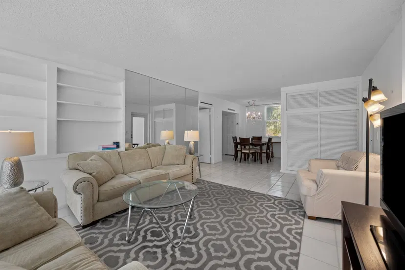 401 Peruvian Avenue #1010 — photo 3
