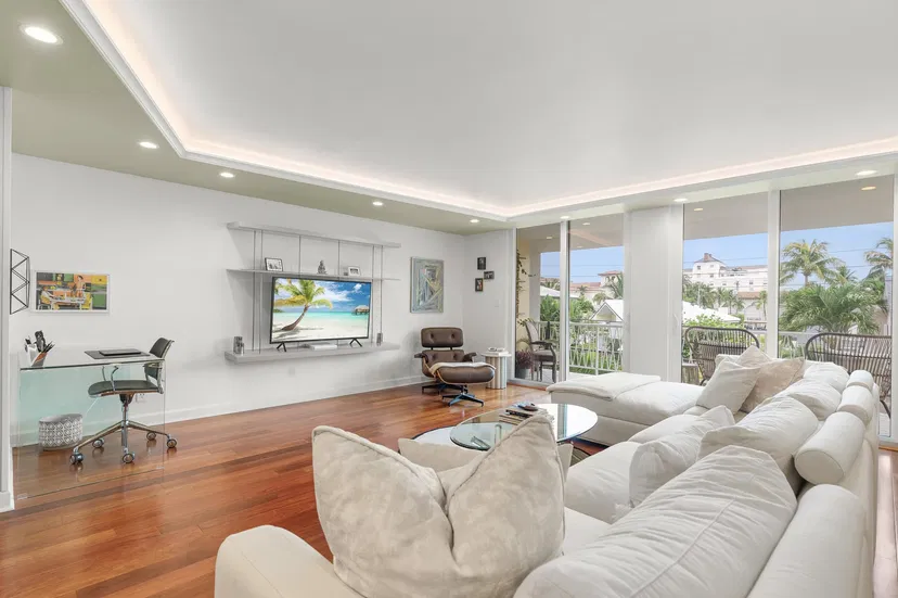 170 Chilean Avenue #3c — photo 2