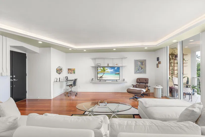 170 Chilean Avenue #3c — photo 3