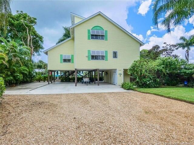 765 SW Rustic Circle, Stuart