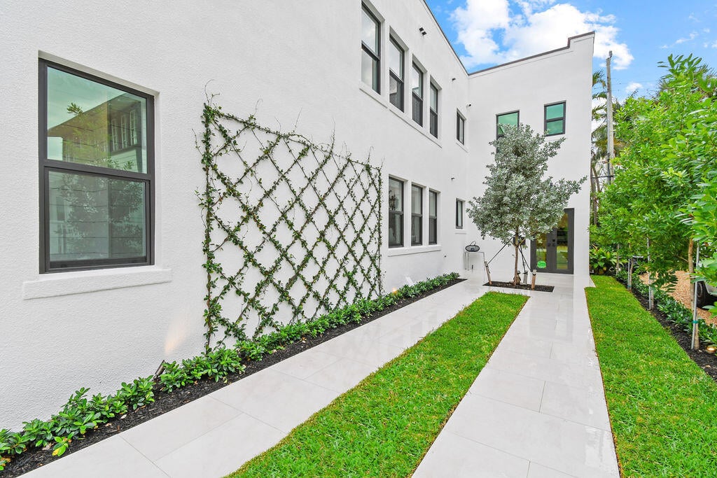 226 Oleander Avenue #3 — photo 3