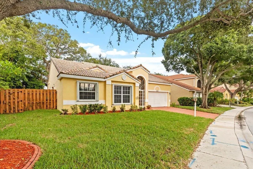 Sold Oct 2026 · 1033 W Siena Oaks Cir Circle W, Palm Beach Gardens