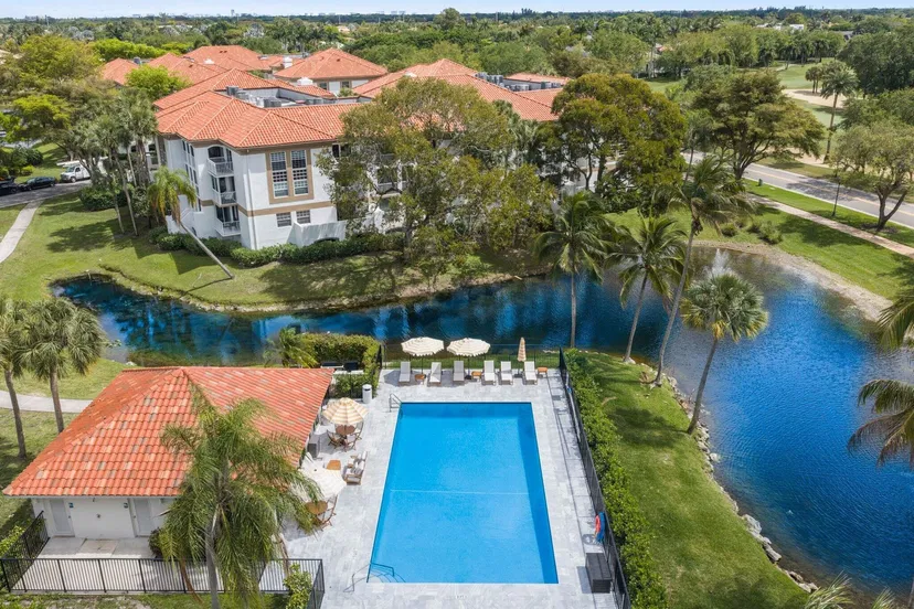 7370 Orangewood Lane 302, Boca Raton