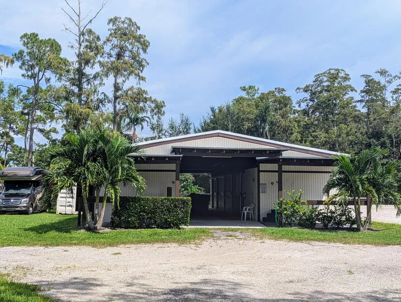 Unit - Barn -