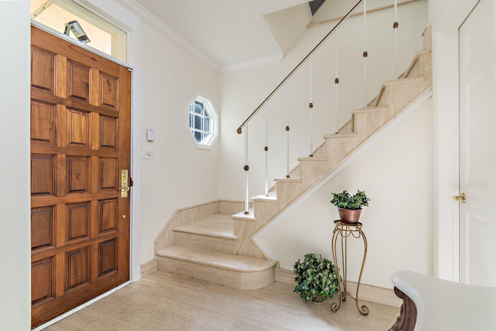 155 Peruvian Avenue — photo 4