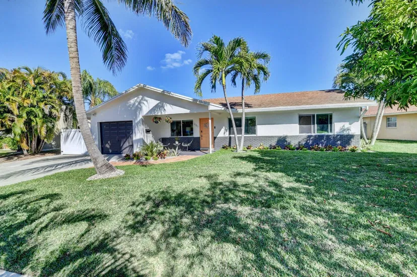 251 NE 2nd Circle, Boca Raton