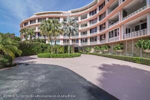 315 S Lake Drive #Ph D — photo 2