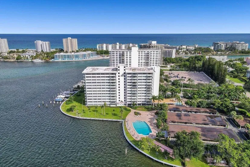 701 E Camino Real 4b, Boca Raton