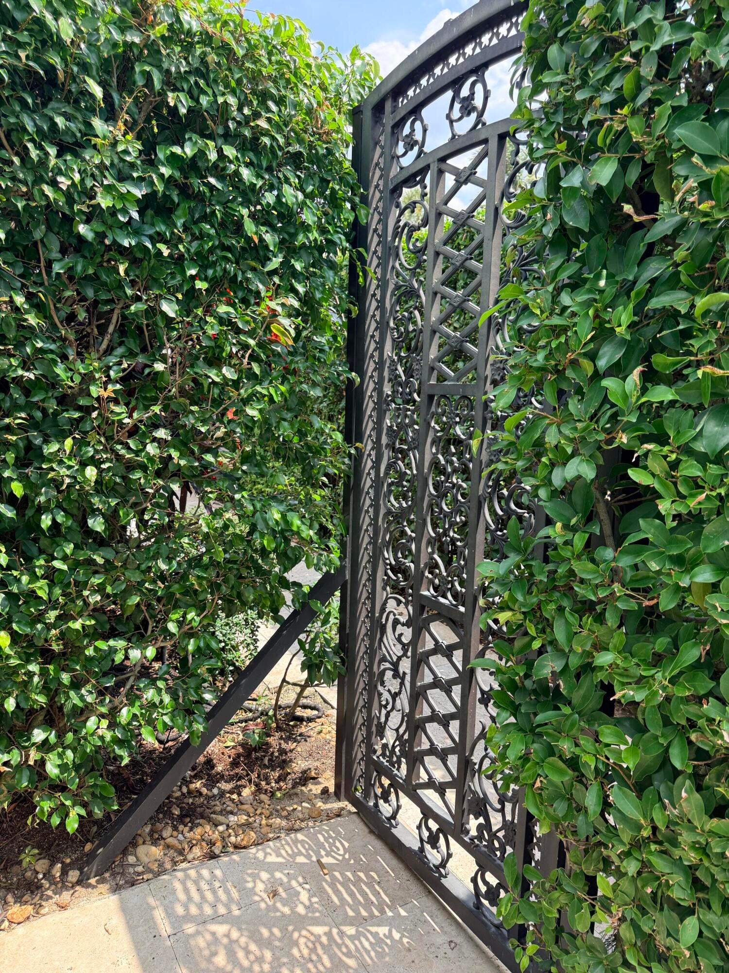 225 Everglade Avenue #Villa 6 — photo 2