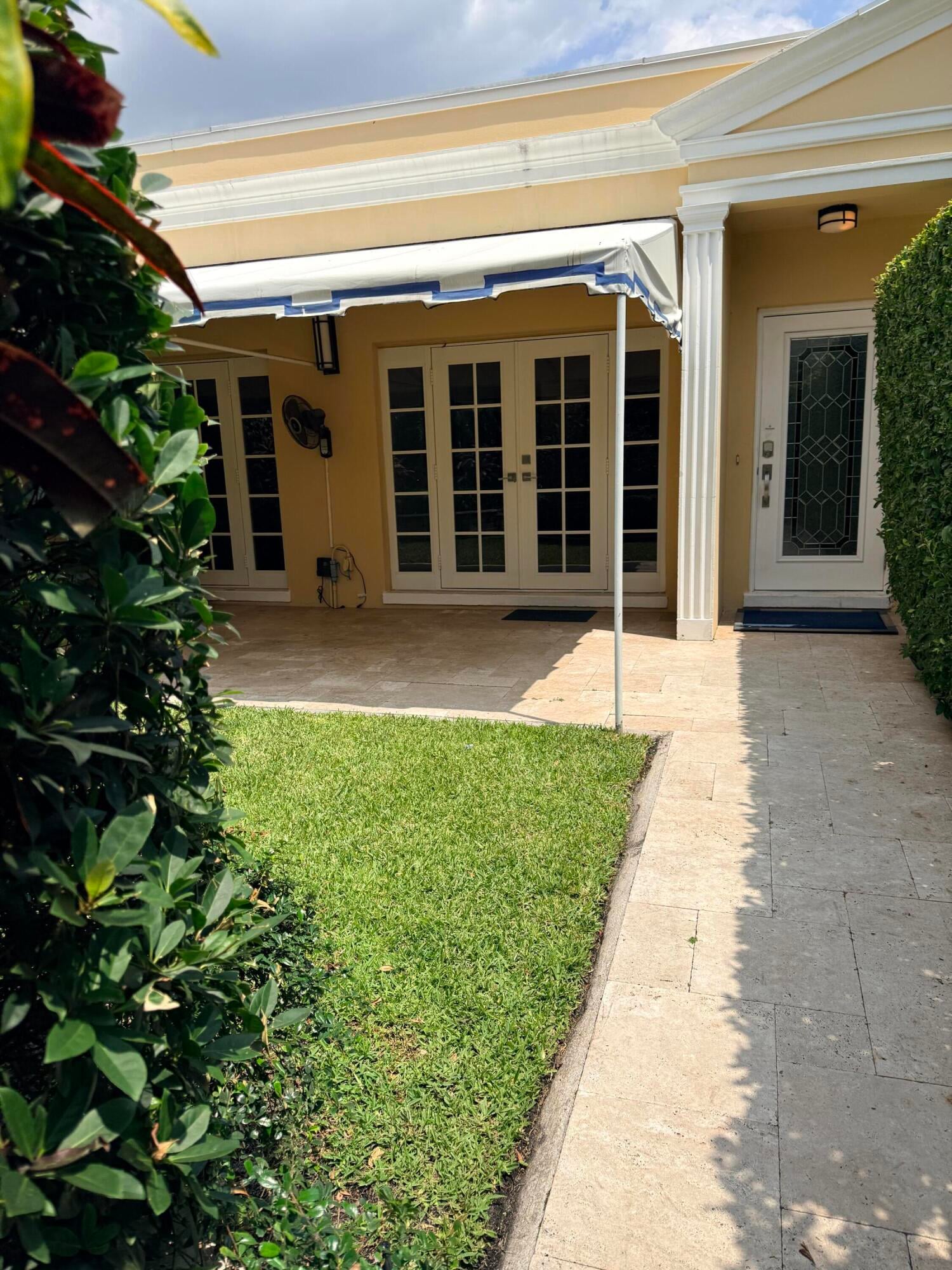 225 Everglade Avenue #Villa 6 — photo 3
