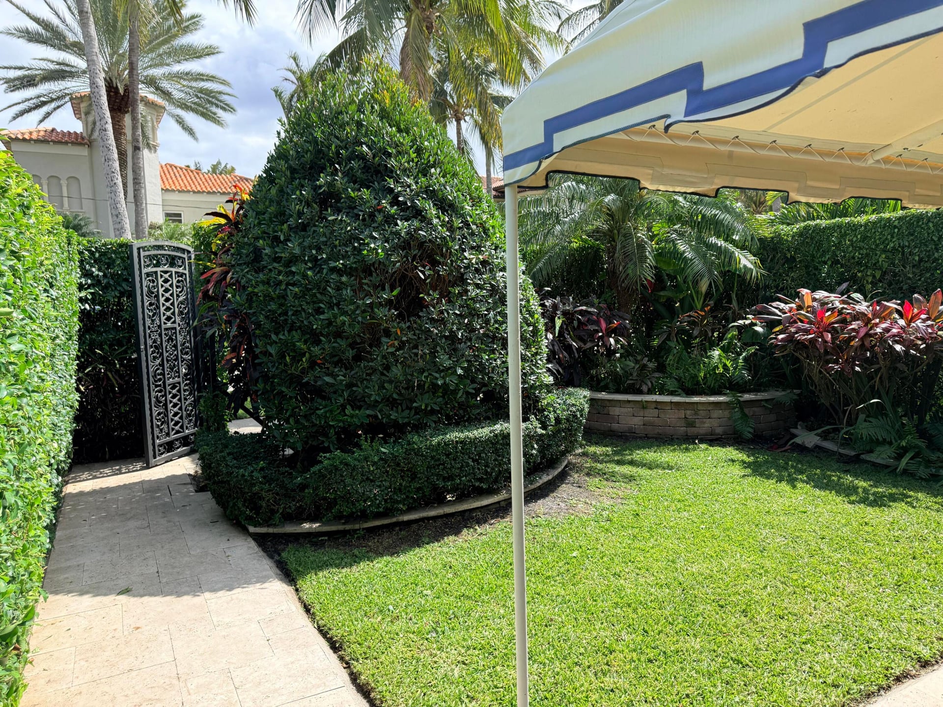225 Everglade Avenue #Villa 6 — photo 4