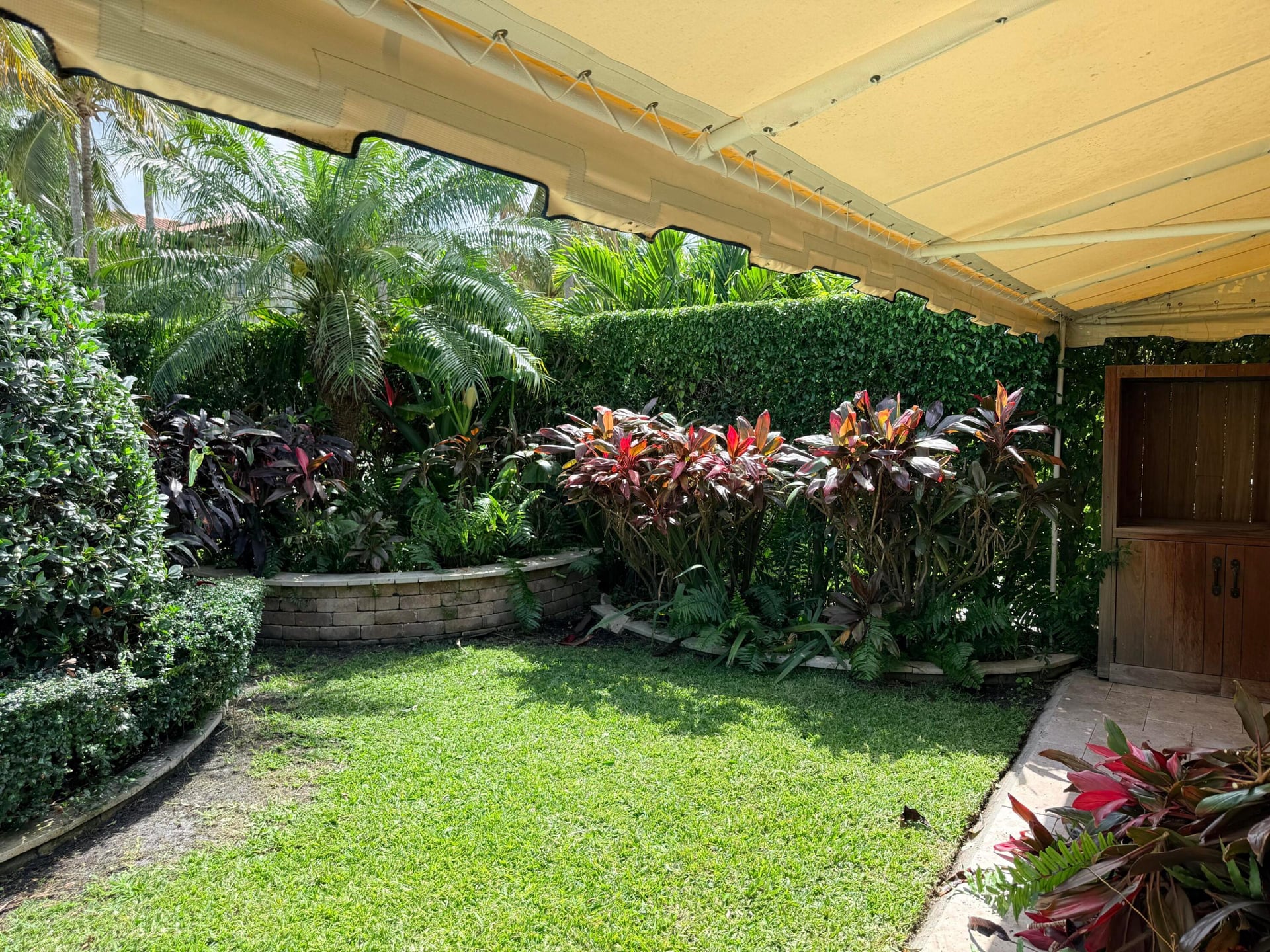 225 Everglade Avenue #Villa 6 — photo 5