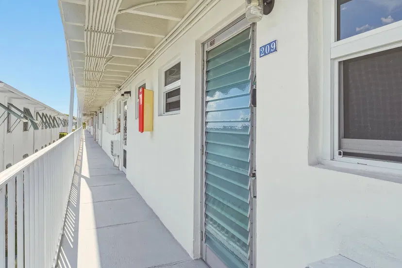 4001 S Ocean South Palm Beach Unit 209