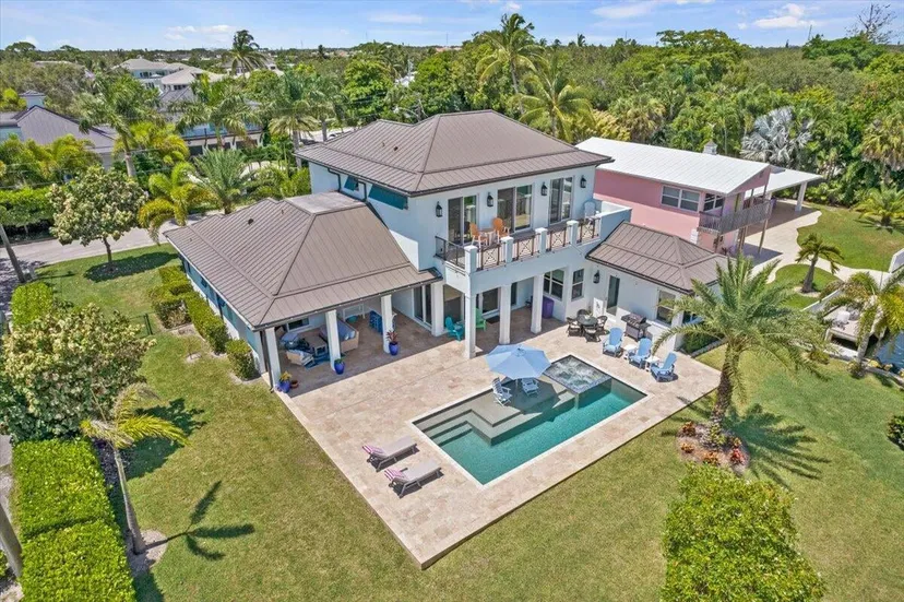 Admirals Cove