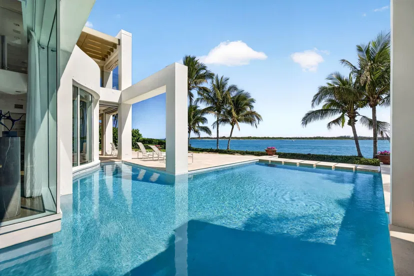 7034 SE Harbor Circle, Stuart