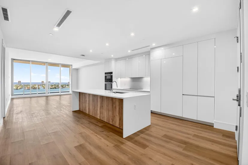 220 Lake Shore Drive 1808, West Palm Beach