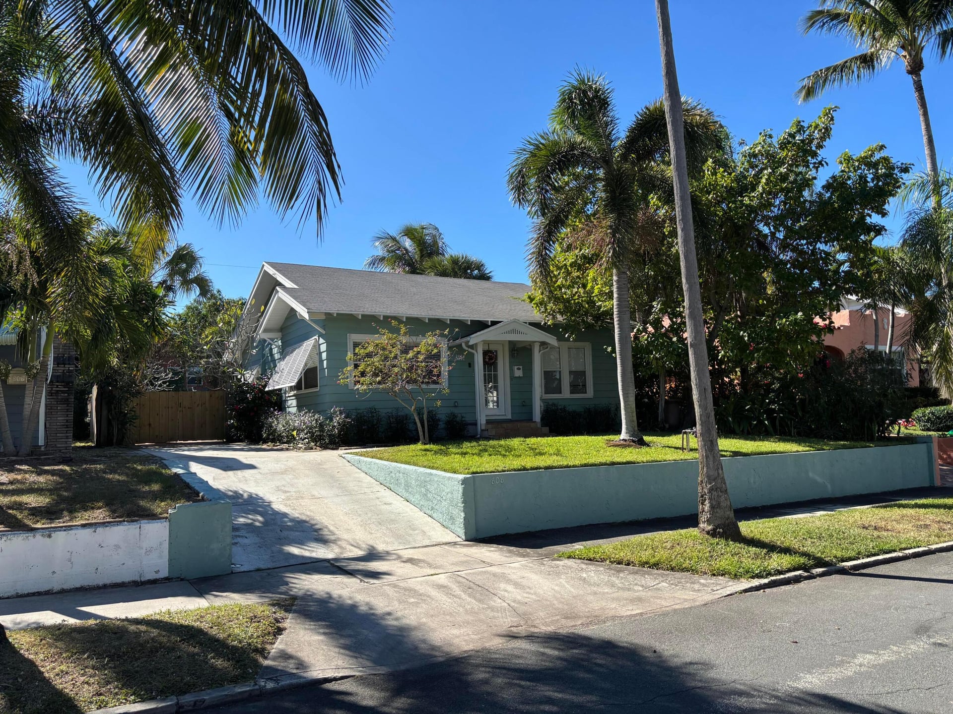 808 Kanuga Drive, West Palm Beach
