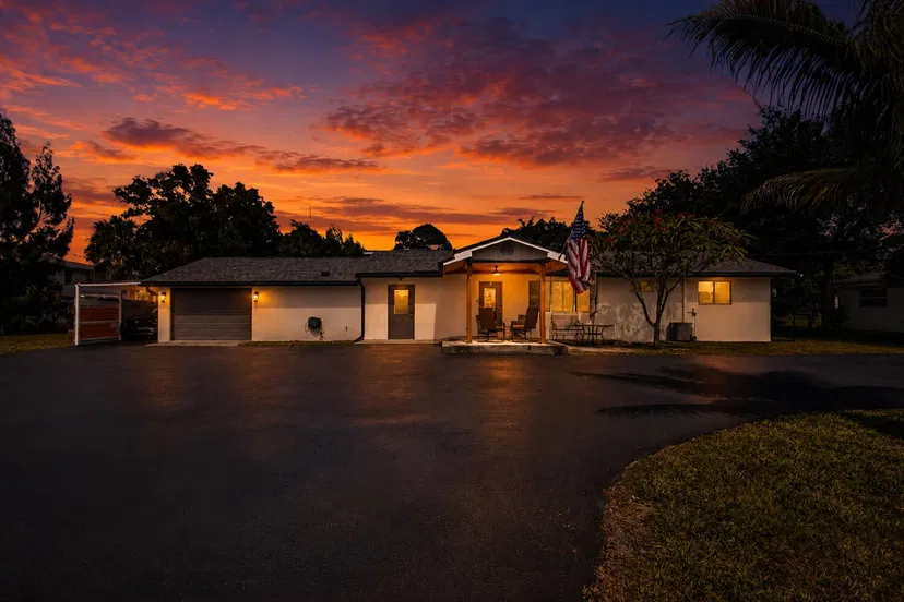 5500 West Place, Mangonia Park