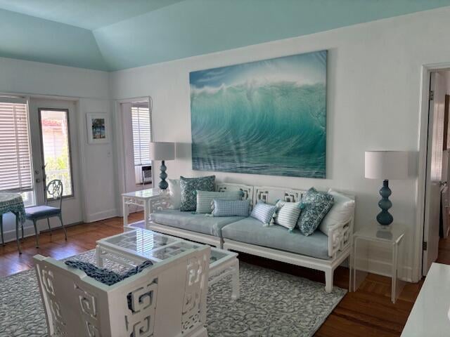 424 Chilean Avenue #4 — photo 3