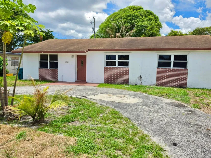 1216 Giller Avenue, Mangonia Park