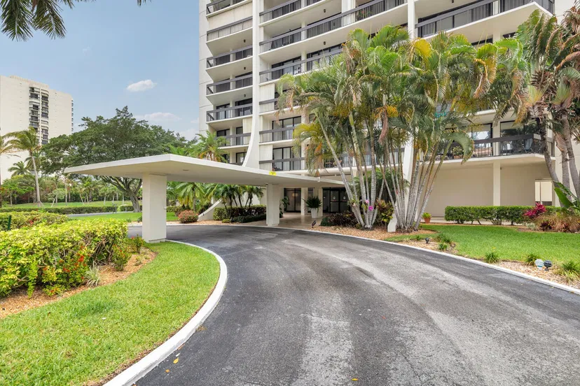 Presidential Place Unit 206